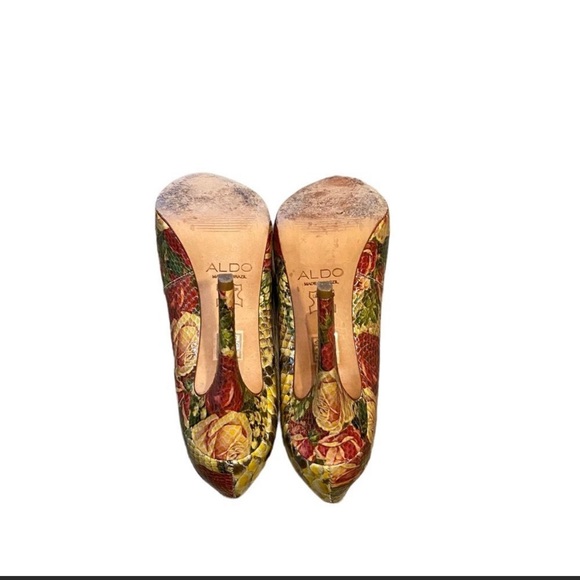 Aldo Heels Red Rose Design with Size 37 Womens A - Picture 3 of 5